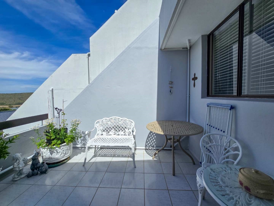 2 Bedroom Property for Sale in Stilbaai Wes Western Cape